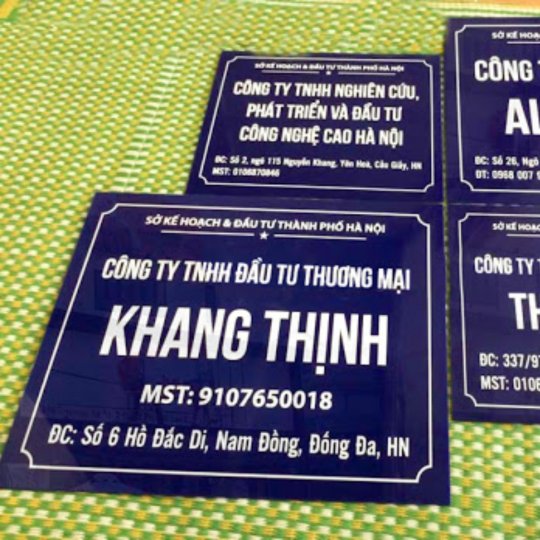 bảng hiệu mica