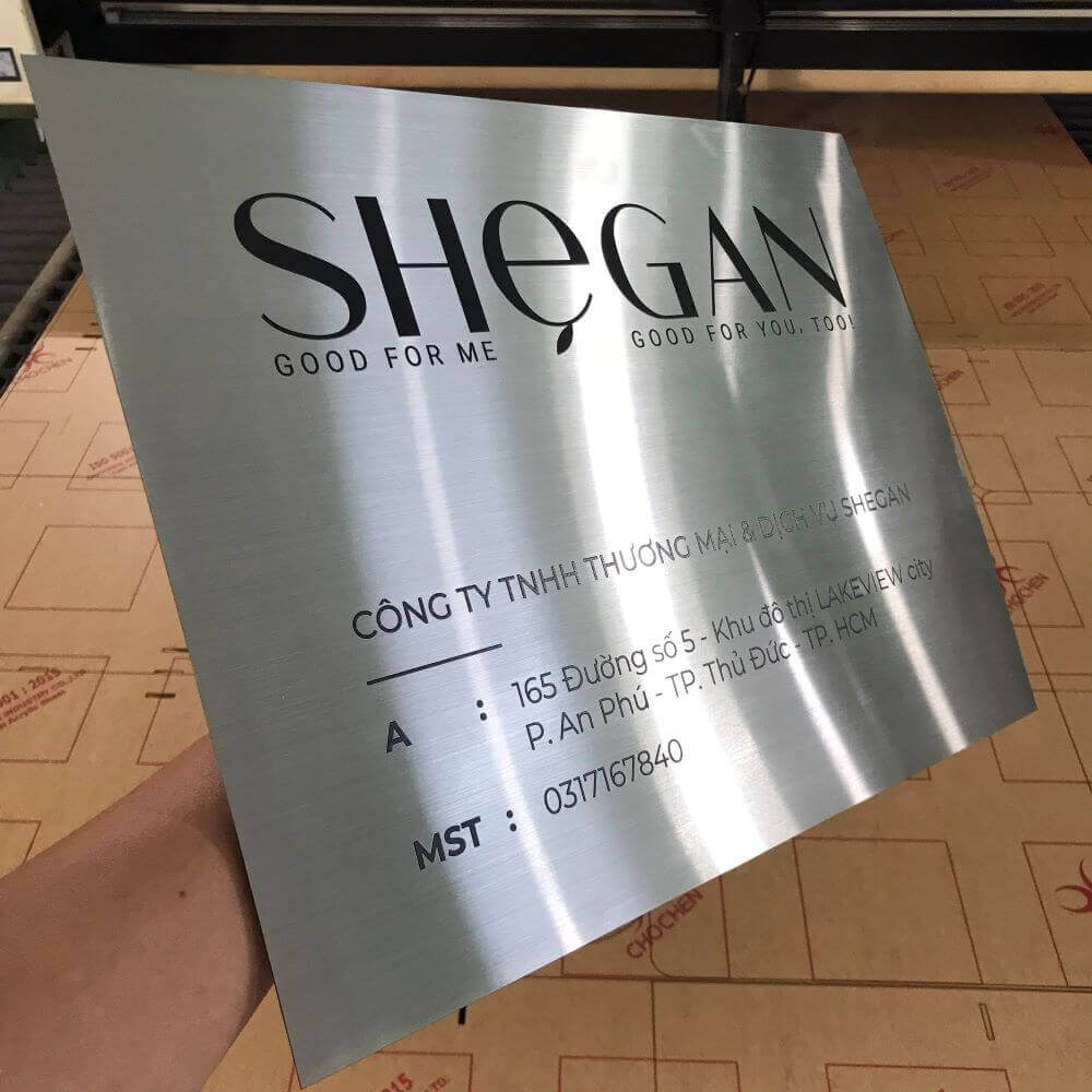 Bảng hiệu inox trắng xước - In nội dung theo yêu cầu